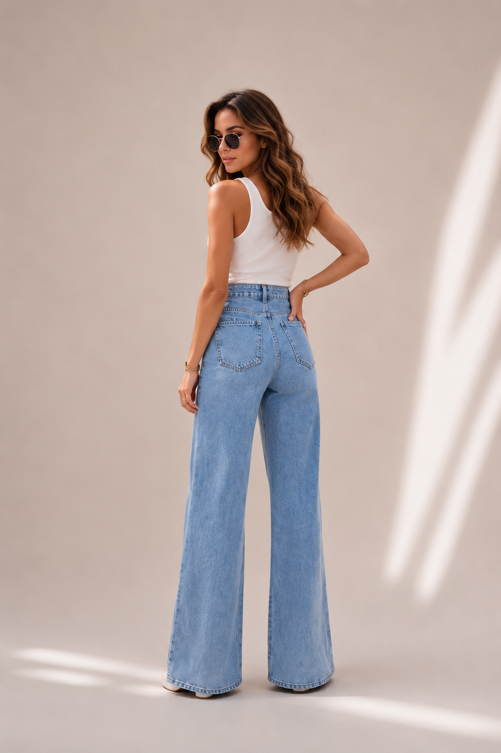 High-waisted wide leg jeans